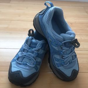 Children’s hiking boots, size 13
